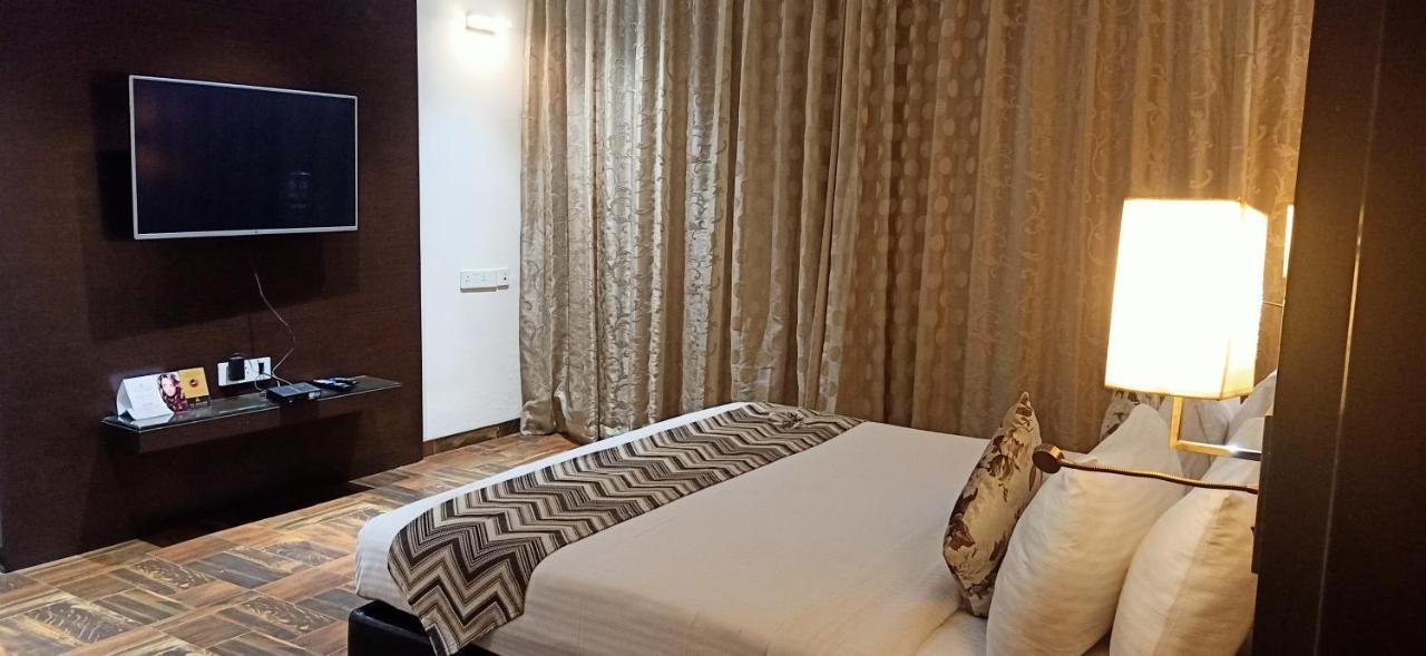 Hotel The Arindum Katni Eksteriør bilde
